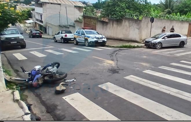 Acidente aconteceu na avenida Tancredo Neves, na tarde de segunda-feira 