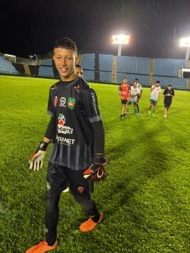 O goleiro Calebe foi o herói nas cobranças de pênaltis, defendendo duas batidas