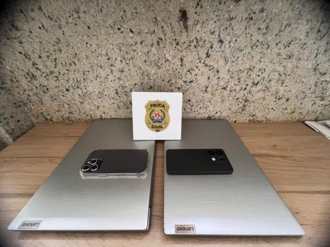 Alguns dos objetos apreendidos na operação