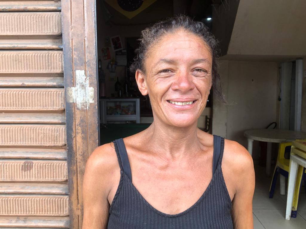 <i>Josélia Dias Borges, 48, pessoa em situação de rua</i> “O Natal é uma data que o nosso Pai, eterno Criador, permitiu que essa fosse uma celebração e união entre todos. Para comemorar o nascimento de Cristo e unir as pessoas apesar das diferenças de cor e de dinheiro”.