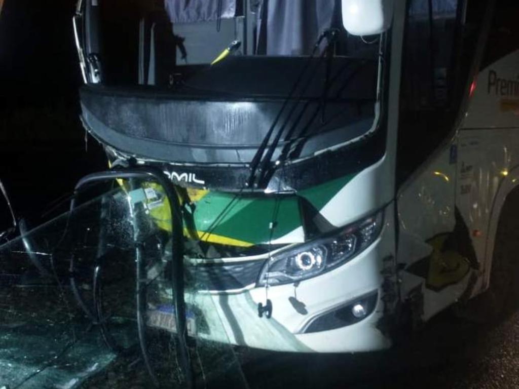 O motorista reserva saiu com ferimentos do acidente e foi socorrido com vida 