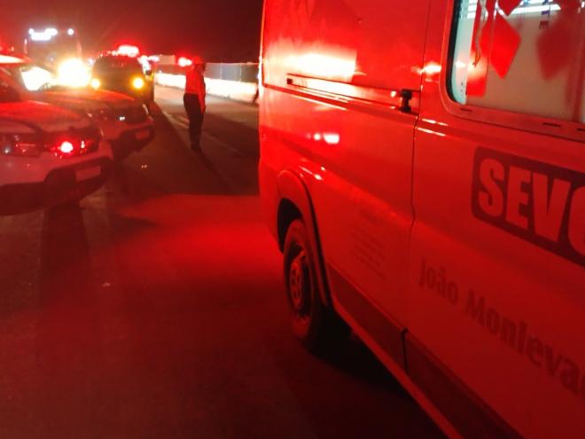 Equipes de resgate atuaram durante toda a noite e madrugada no atendimento da ocorrência 