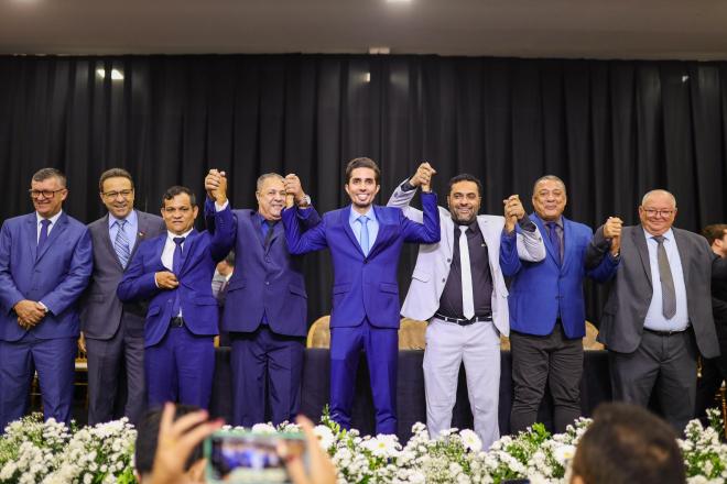 Durante a solenidade, Gustavo reforçou importância da parceria entre Legislativo e Executivo 