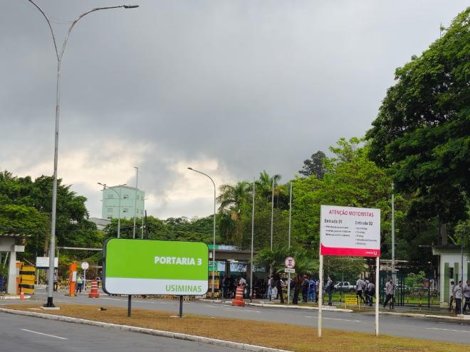 Lados devem mantem as negociações nos próximos dias para evitar paralisação da produção na usina 