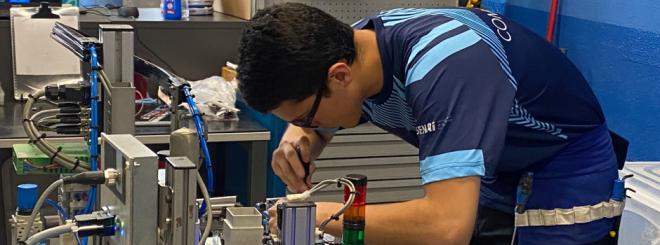 Trilhas de Futuro nas Escolas oferece formação técnica em escolas de EMTI; estudantes que vão iniciar o 1° ano do ensino médio podem se inscrever nas Vagas Remanescentes a partir da próxima terça-feira (21/1)