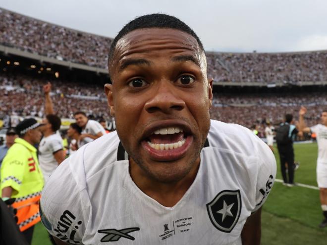 Júnior Santos fez o gol do Botafogo que sacramentou o título da Libertadores em cima do Galo