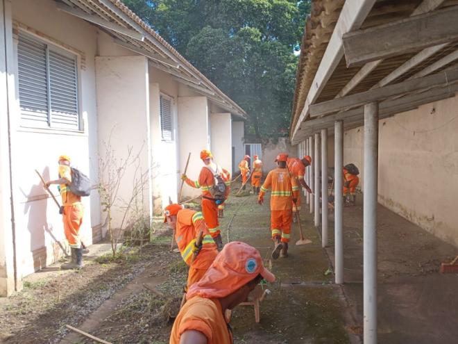 Antigo alojamento da Usiminas, no Centro, foi reaberto e recebeu limpeza emergencial para abrigar as vitimas da chuva 