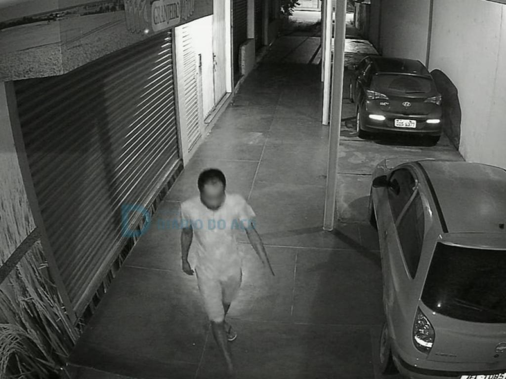 O investigado foi preso pela PM, mas liberado no Plantão Digital da PC e fato gerou indginação, a prisão preventiva foi decretada e o homem preso andando à margem da BR-381 em Nova Era 