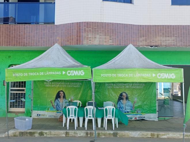 Clientes residenciais de Ipaba devem apresentar a conta de luz e lâmpadas antigas no ponto de troca 