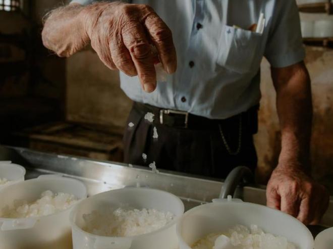 Imagens revelam o cotidiano das regiões onde são produzidos os queijos artesanais: patrimônio cultural
