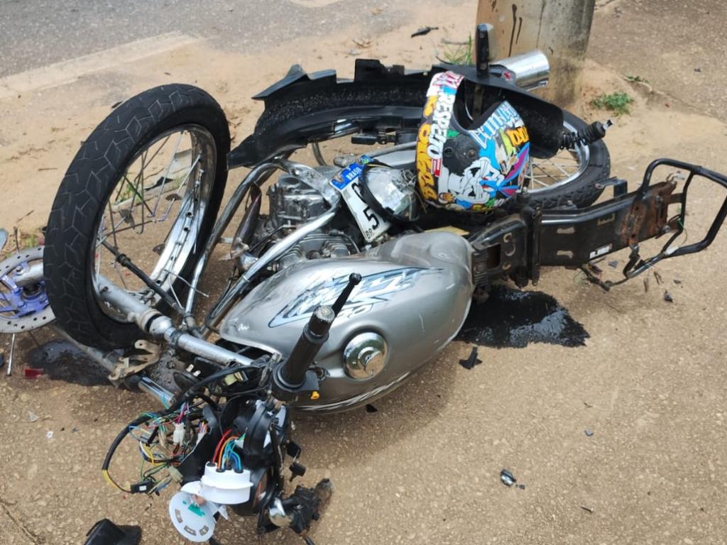 Motocicleta estava com documentação em dia, mas o condutor era inabilitado 