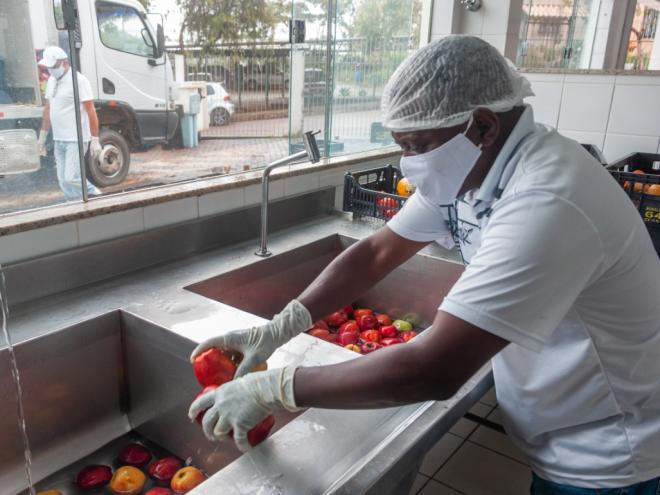 O Banco atende famílias em situação de insegurança alimentar encaminhadas por equipamentos públicos de Saúde 