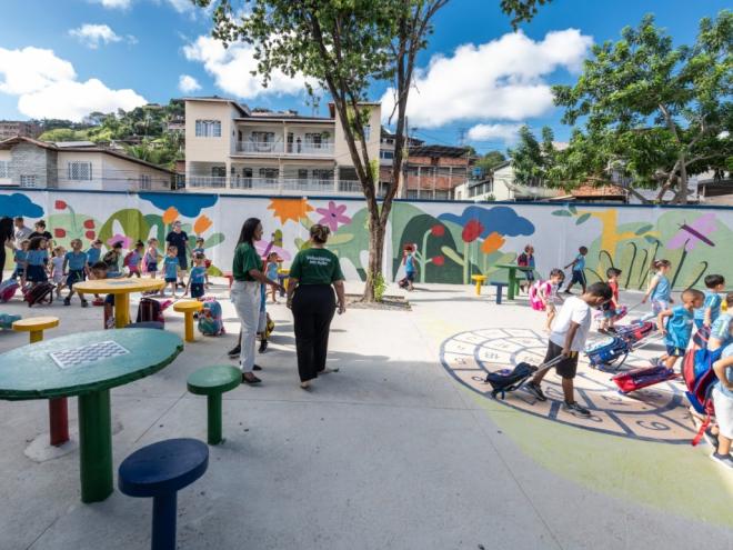 Foram promovidas diversas melhorias estruturais no espaço, que vão beneficiar os cerca de 500 alunos da escola e os educadores 