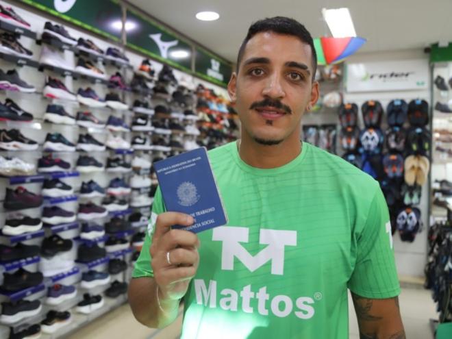 Giovanni Gonçalves: ''O emprego é essencial para crescer na vida e sustentar minha família''
