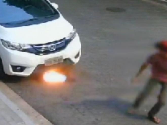 Veículo estava estacionado no bairro Iguaçu