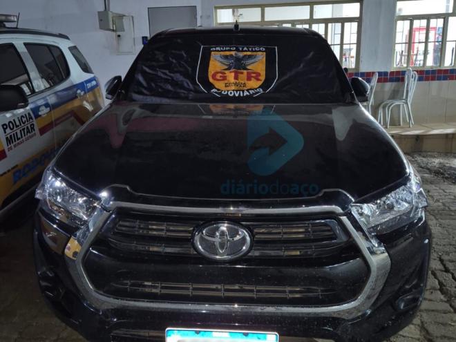  O veículo, produto de crime, foi removido ao pátio credenciado pelo Detran 