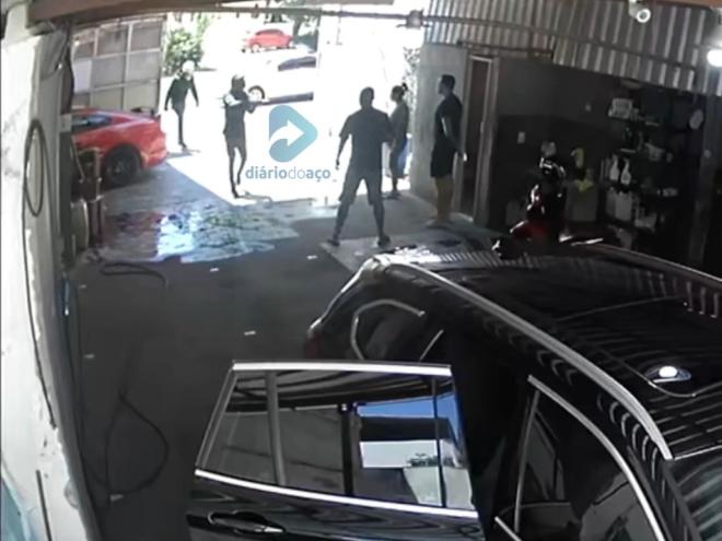 Os assaltantes ainda não foram reconhecidos pelos policiais militares