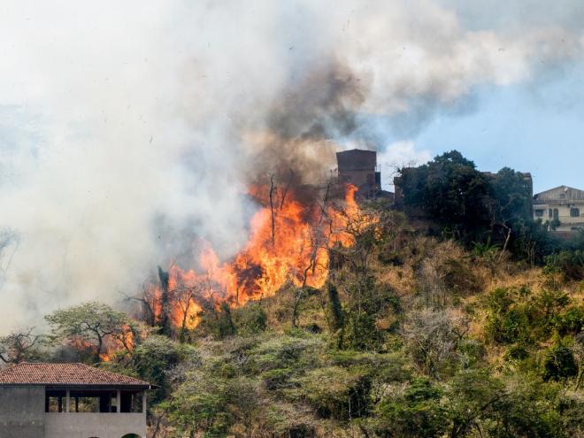 Queimadas na região são frequentes todos os anos e agravam os impactos das mudanças climáticas no município