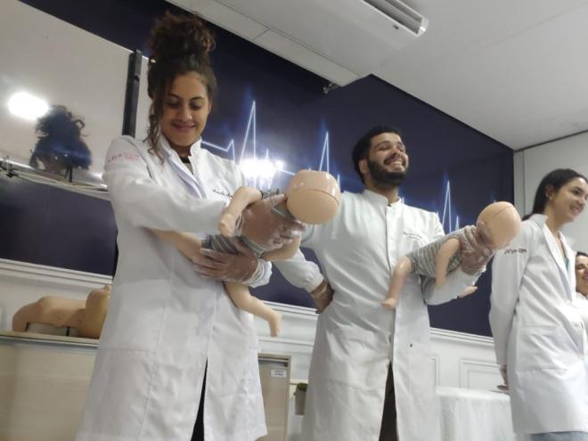 Gestantes, mães e cuidadores poderão aprender técnicas de desengasgo 