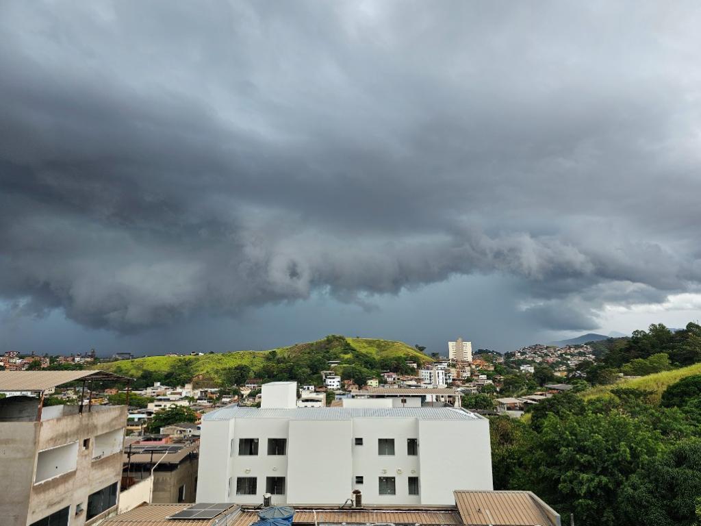 Chuva itensa marca o fim do verão; outono começa na manhã de quinta-feira 