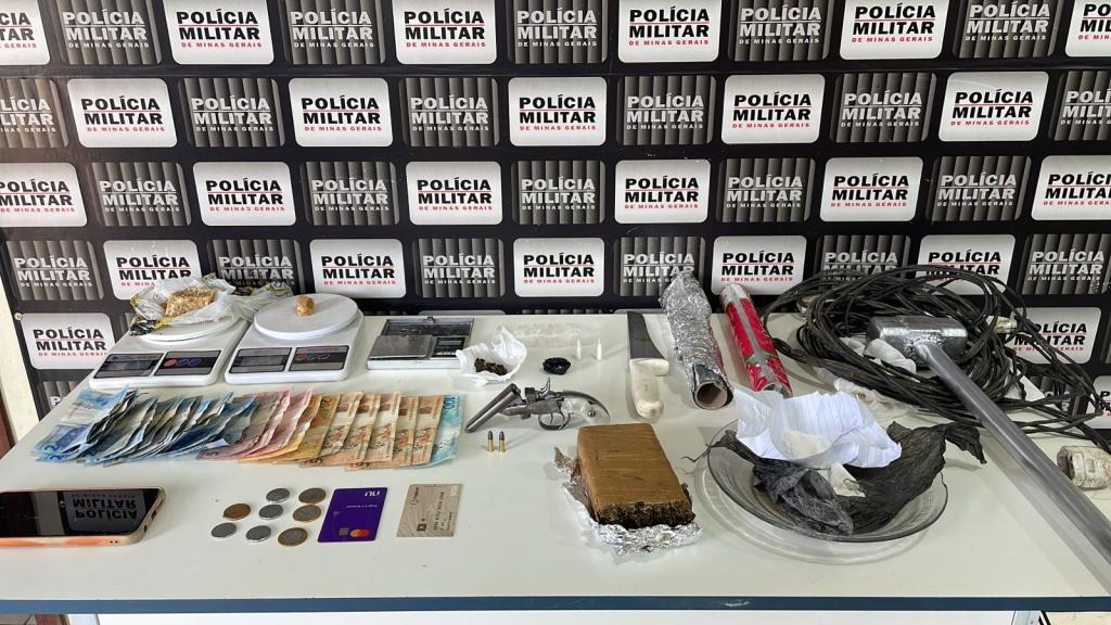 Materiais apreendidos no cumprimento de mandado judicial em Piedade de Caratinga 