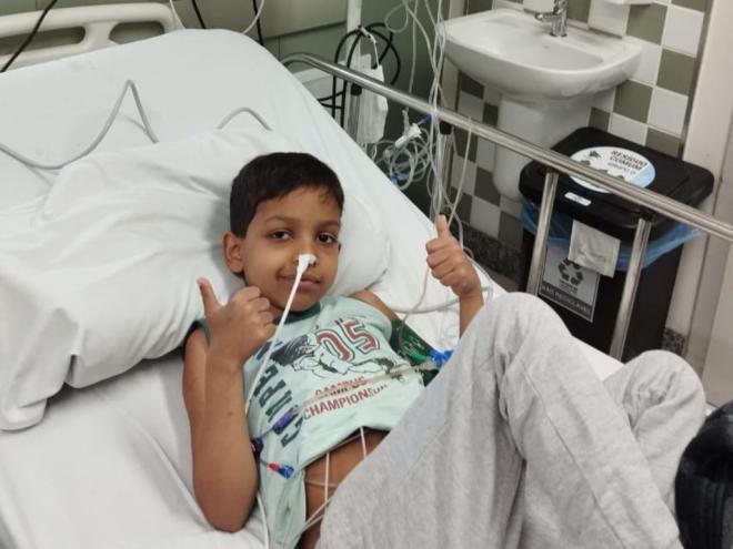 Anthonny quando fez a primeira cirurgia de transplante de medula óssea