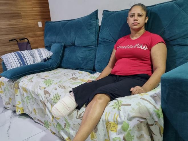 Cátia ainda não arrecadou o valor necessário para comprar a prótese, que custa de R$ 40 a R$ 70 mil