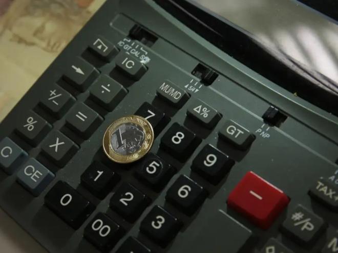 Quase metade da população adulta de Minas Gerais está inadimplente