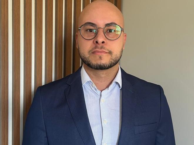 Rosemberg Dutra é advogado do contencioso cível, com especialização em Direito da Saúde e foco em medicamentos de alto custo e tratamentos médicos de alta complexidade