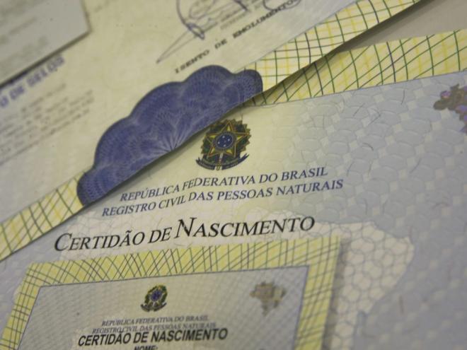 A lei também inovou ao permitir a mudança de nome de recém-nascido em até 15 dias após o registro, caso não tenha havido consenso entre os pais sobre o nome da criança