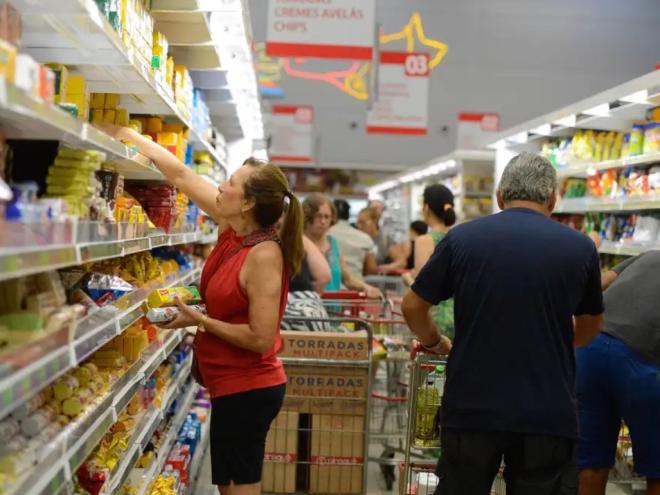 IPCA é pressionado por preços de alimentos e remédios