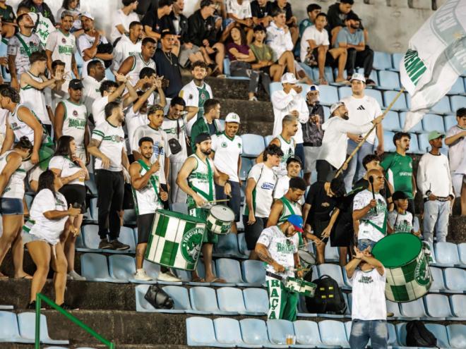 Pouco mais de mil torcedores assistiram ao duelo da terça-feira