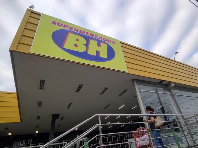 Clientes elogiaram o pouco tempo que passaram na fila do caixa na unidade do Caravelas