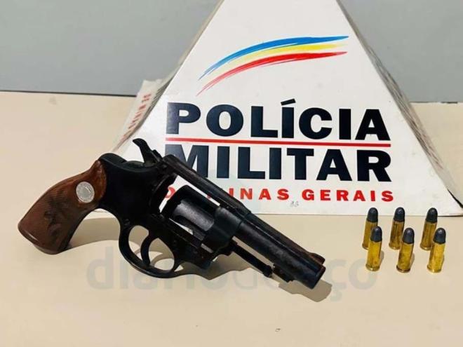 Mulher disse desconhecer que seu namorado estivesse armado e homem afirmou que revólver era para sua defesa 
