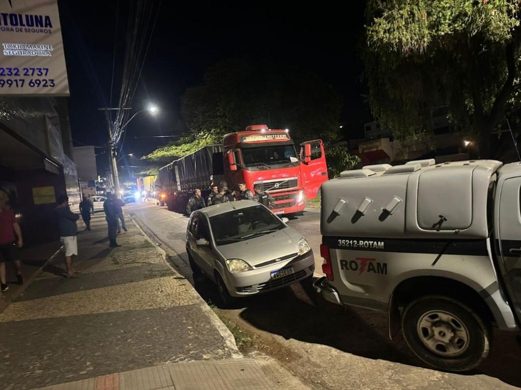 Caminhoneiro foi abordado na cidade de Pará de Minas e preso