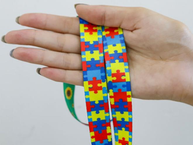 Entre os grupos etários, a prevalência de diagnóstico de autismo foi maior entre os mais jovens