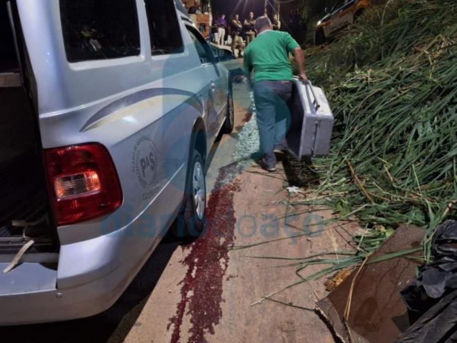 Homem saía de casa, na rua Venezuela, quando foi executado a tiros 