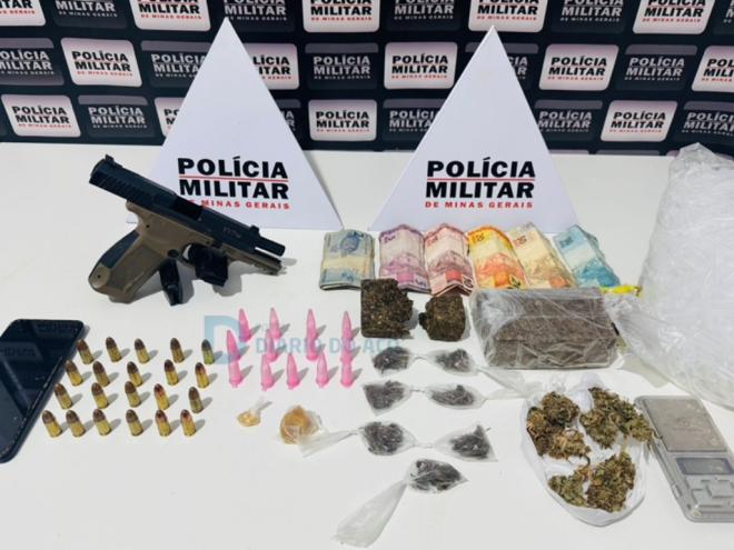 Porções de maconha, cocaína e uma pistola de calibre 9 mm completamente municiada