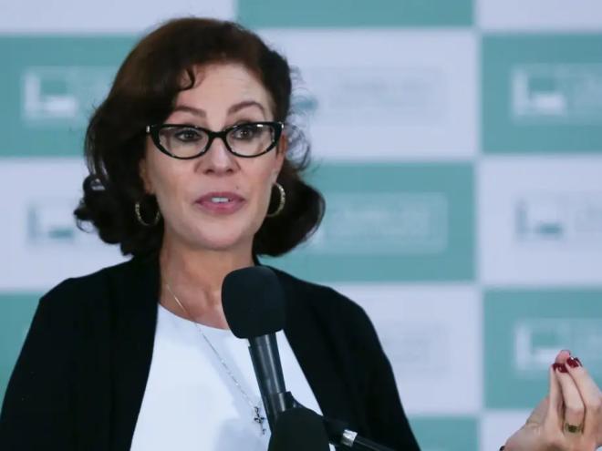 Parlamentar diz que pedirá afastamento do cargo