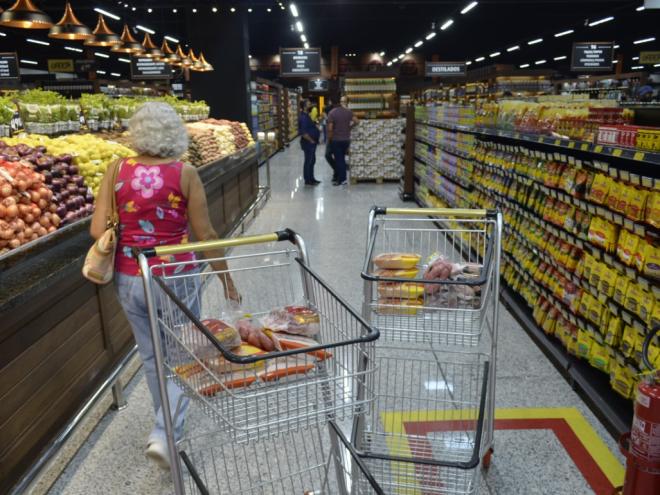 Portaria vigente a partir de julho confirma a necessidade de convenção coletiva para que as empresas possam abrir em feriados 