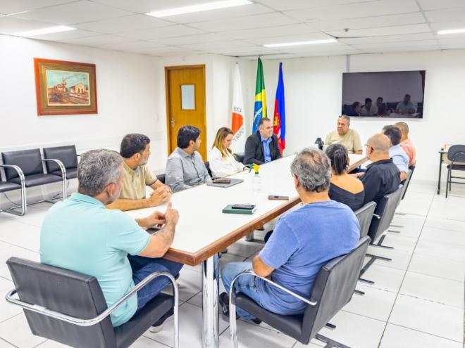 A reunião de alinhamento sobre a possível instalação da base administrativa da empresa reuniu representantes da prefeitura e Nova 381