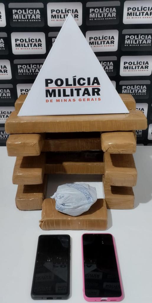 Droga a apreendida com casal em Timóteo, na noite de domingo (22)