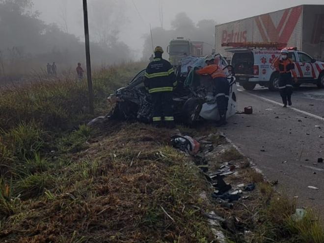 Sinistro na BR-262 em Monlevade mobilizou equipes do Sevor e do Corpo de Bombeiros Militar