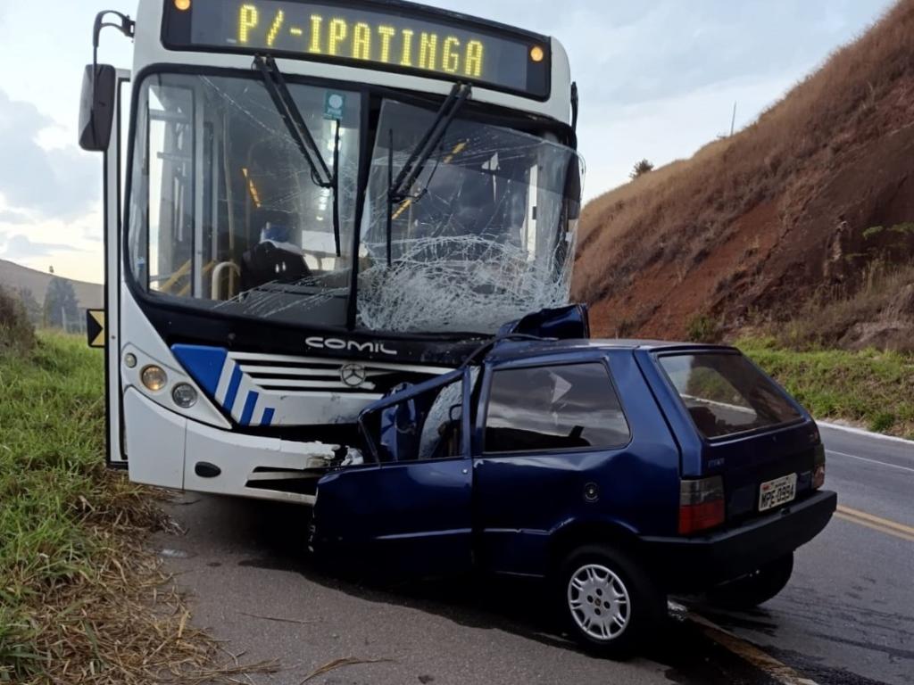 Motorista do Fiat Uno era de Ipatinga e o coletivo fazia a linha Iapu/Ipatinga