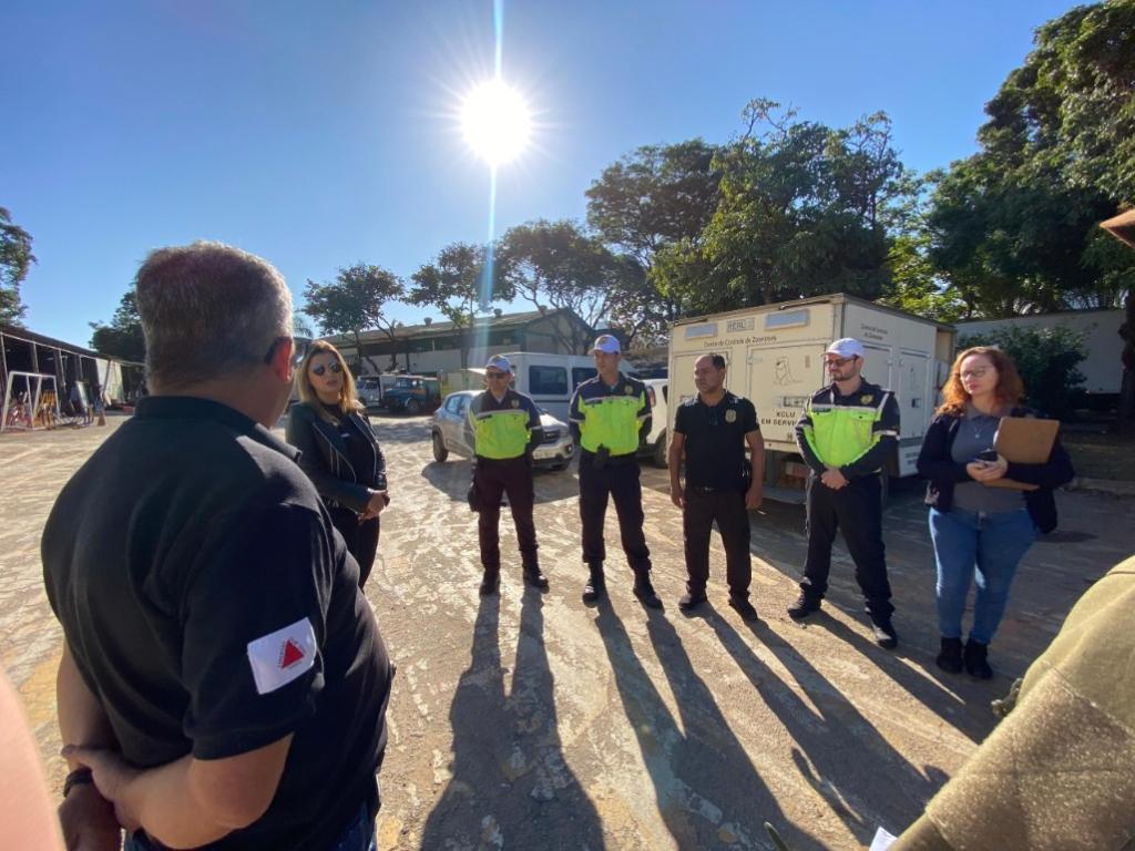 Agentes de trânsito de Ipatinga atuaram em conjunto com a PMMG em uma blitz preventiva na avenida Gerasa