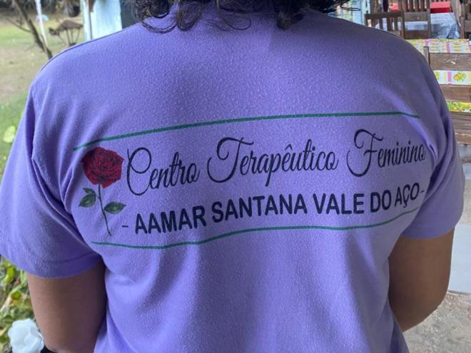O volume de mulheres atendidas varia conforme o período, capacidade da casa e novas admissões 