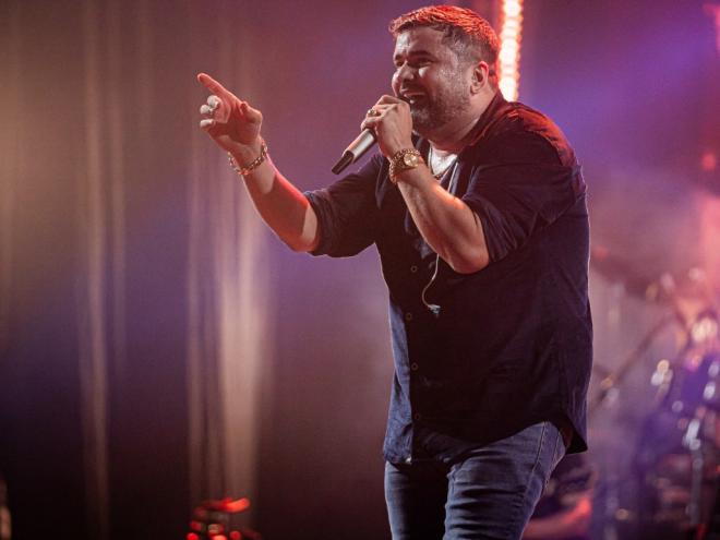 Sertanejo foi indiciado por quatro tentativas de homicídio com dolo eventual e um amigo dele por favorecimento pessoal