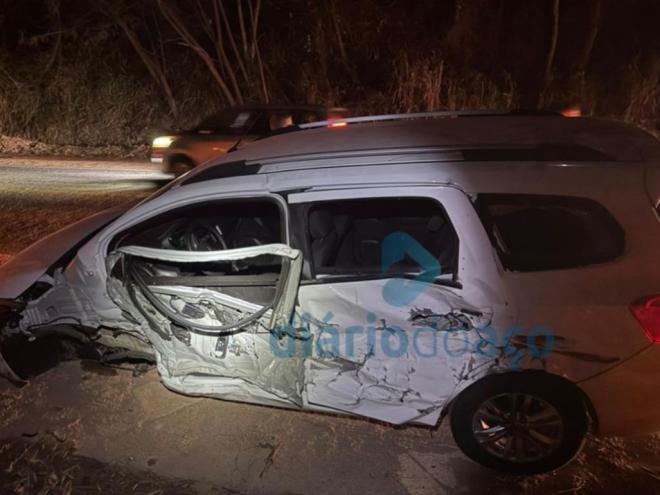 Carro em que estavam três das quatro vítímas do acidente provocado pelo cantor na noite de 6/7