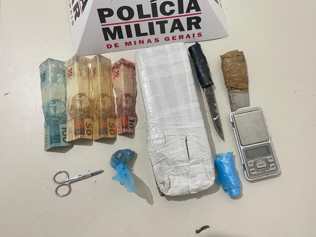O jovem, que atualmente cumpre medidas da Justiça e faz uso de tornozeleira eletrônica, afirmou não ter nada a declarar sobre as suspeitas dele se envolver com o tráfico de drogas