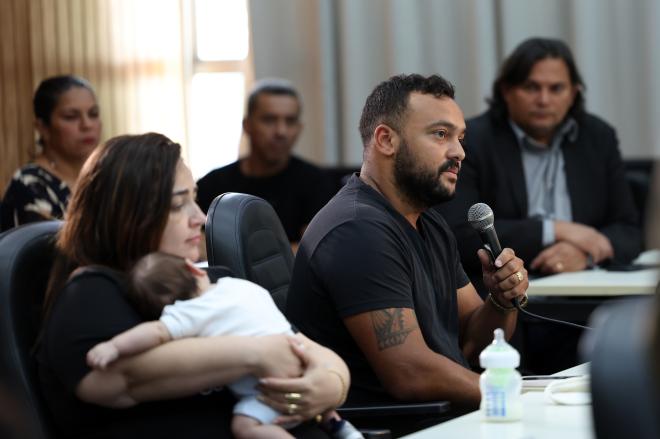 Vários mineiros deram relatos de como foram tratados nos EUA